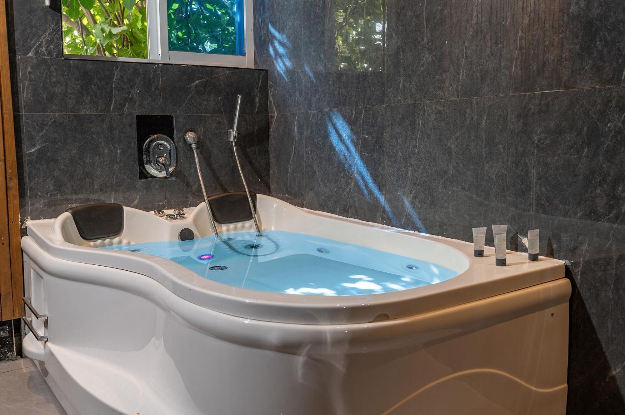 Lago Suites Hotel 耶路撒冷 外观 照片